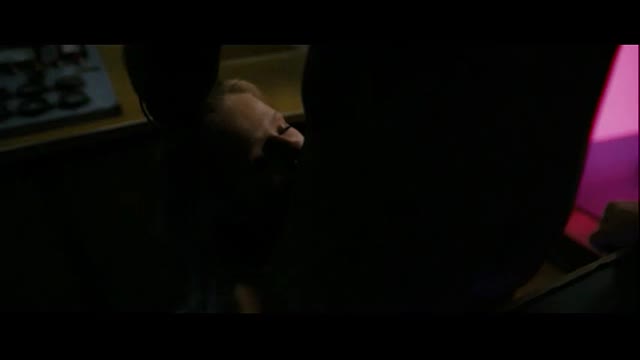 Быстрый секс юной пары на корабле в Крыму