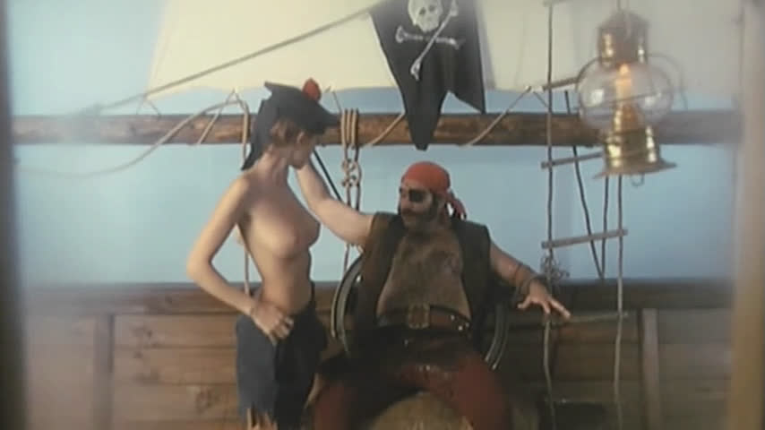 Секс девушки морячки с пиратом на корабле