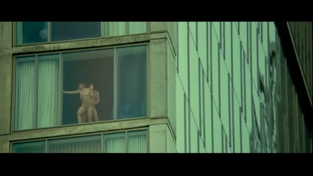 Секс с любовницей в окне многоэтажного дома